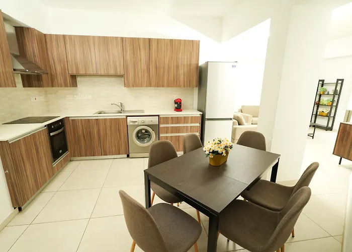 Halcyon Central Apartments
